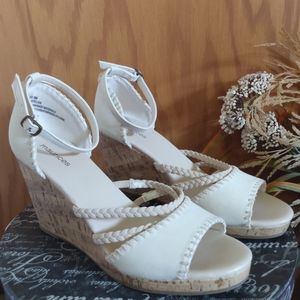 NWOB Maurices Ellen Wedge With Braided Strap 9